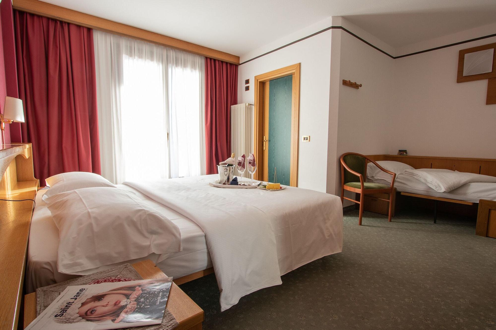 Hotel Santanton Бормио Экстерьер фото