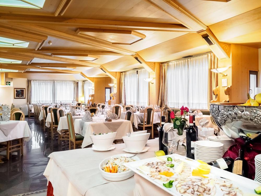 Hotel Santanton Бормио Экстерьер фото