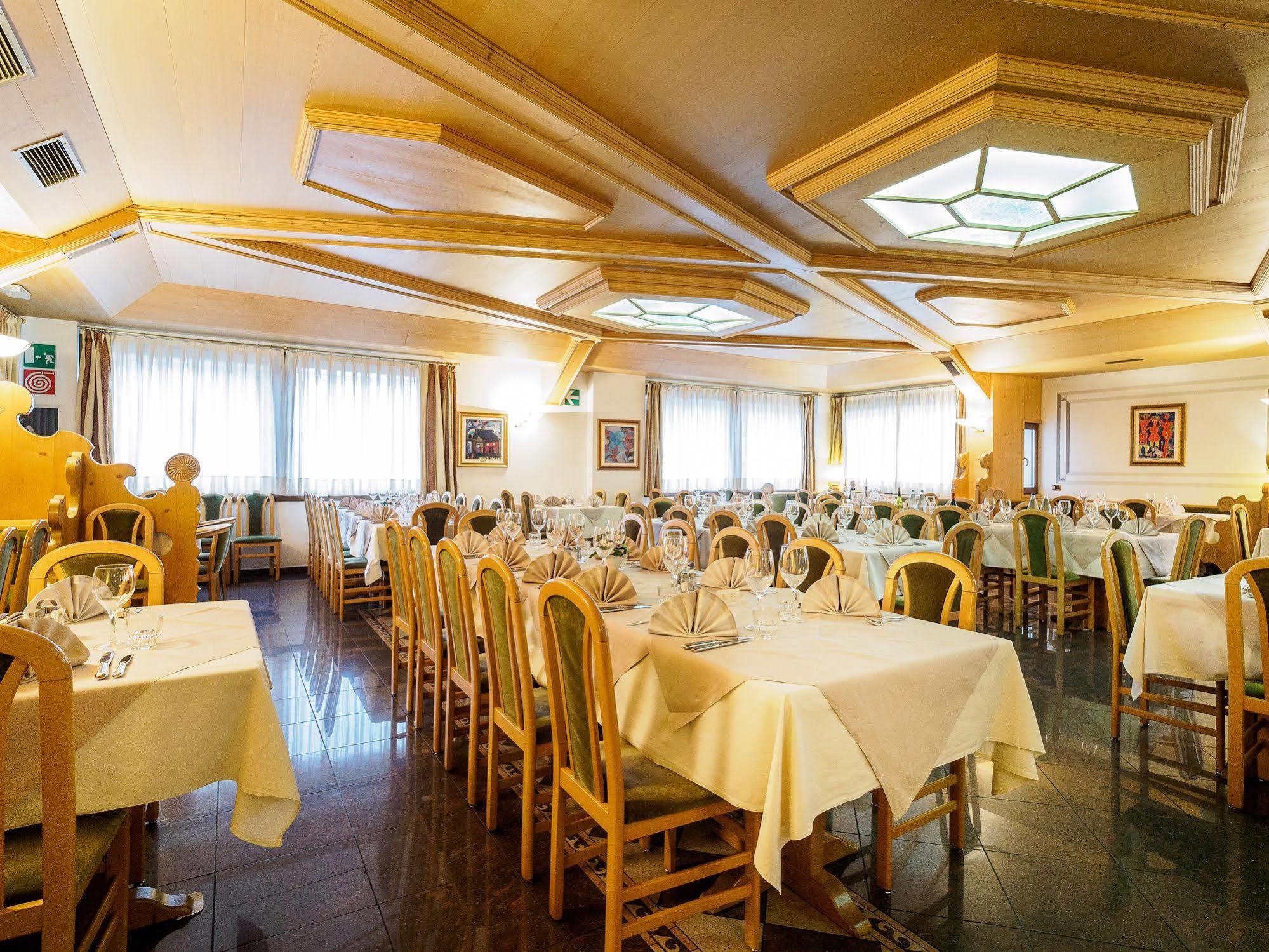 Hotel Santanton Бормио Экстерьер фото