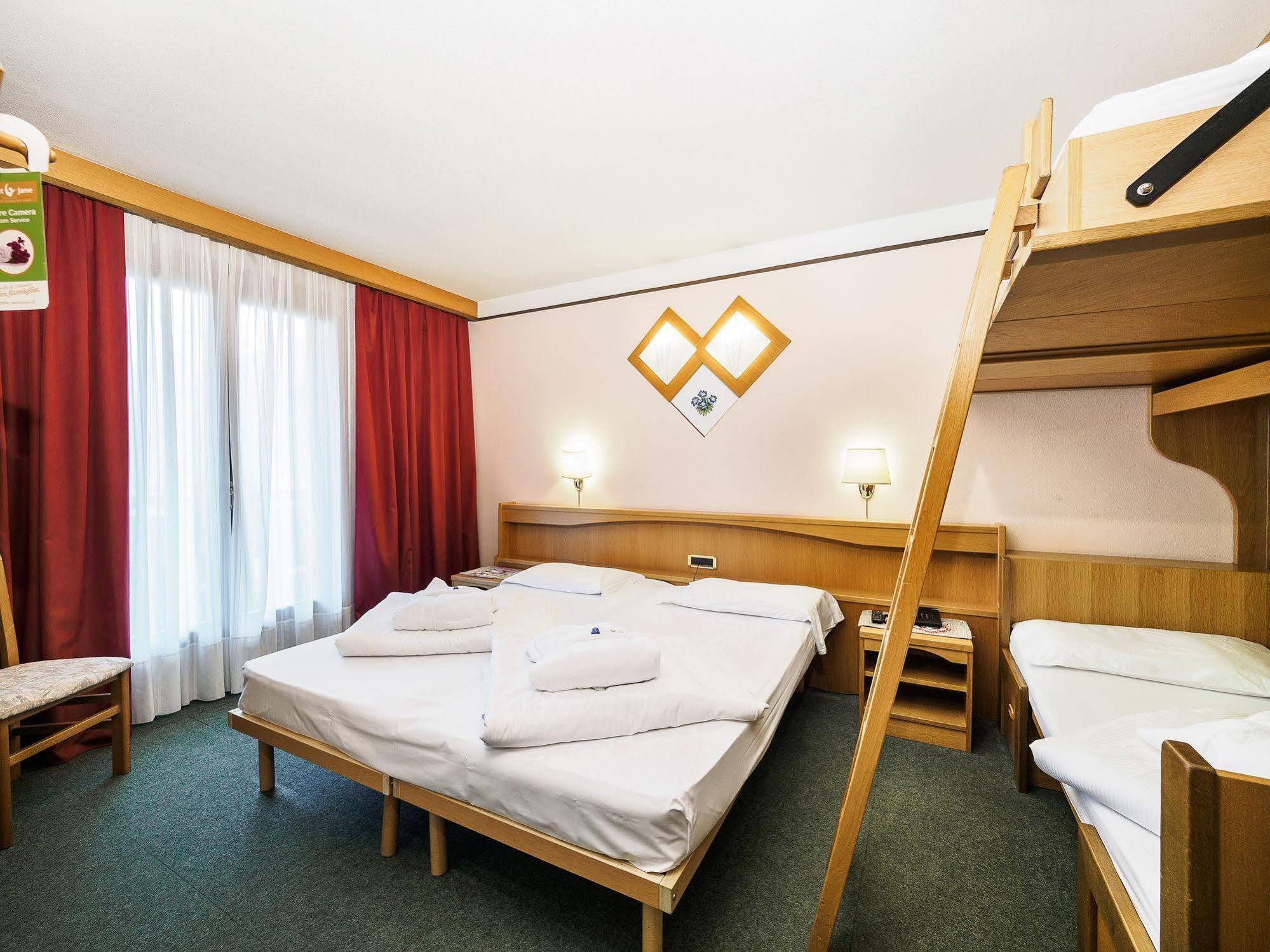Hotel Santanton Бормио Экстерьер фото