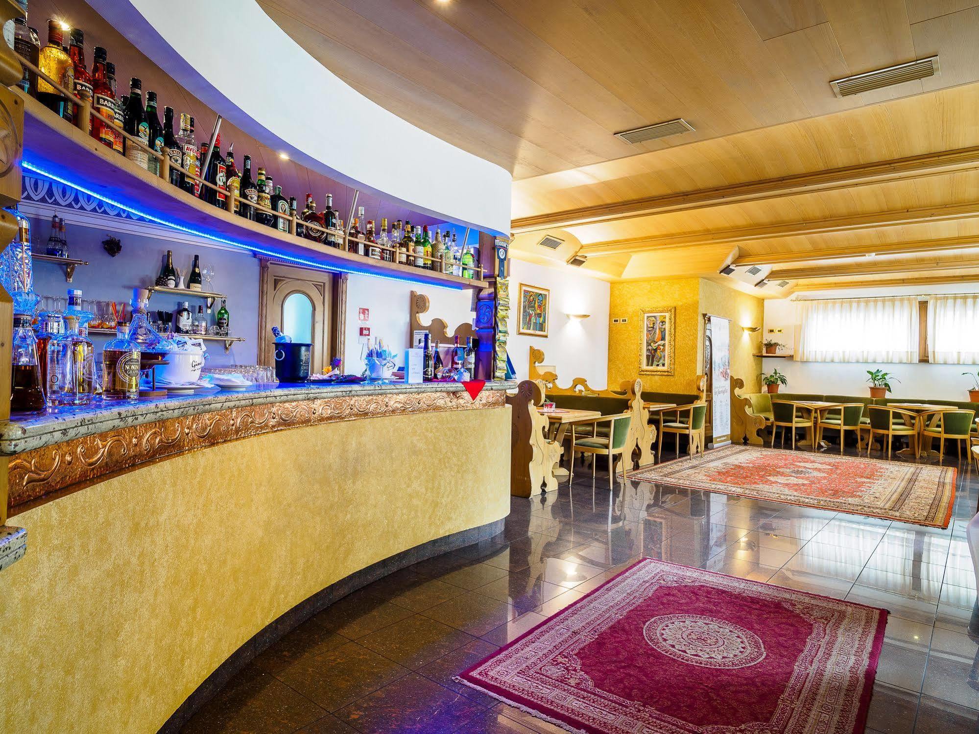 Hotel Santanton Бормио Экстерьер фото