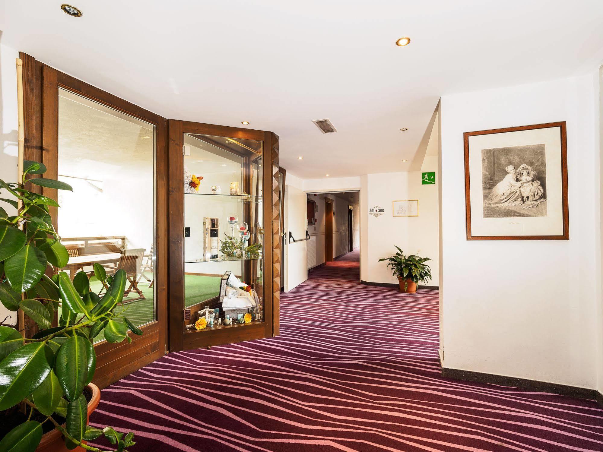 Hotel Santanton Бормио Экстерьер фото