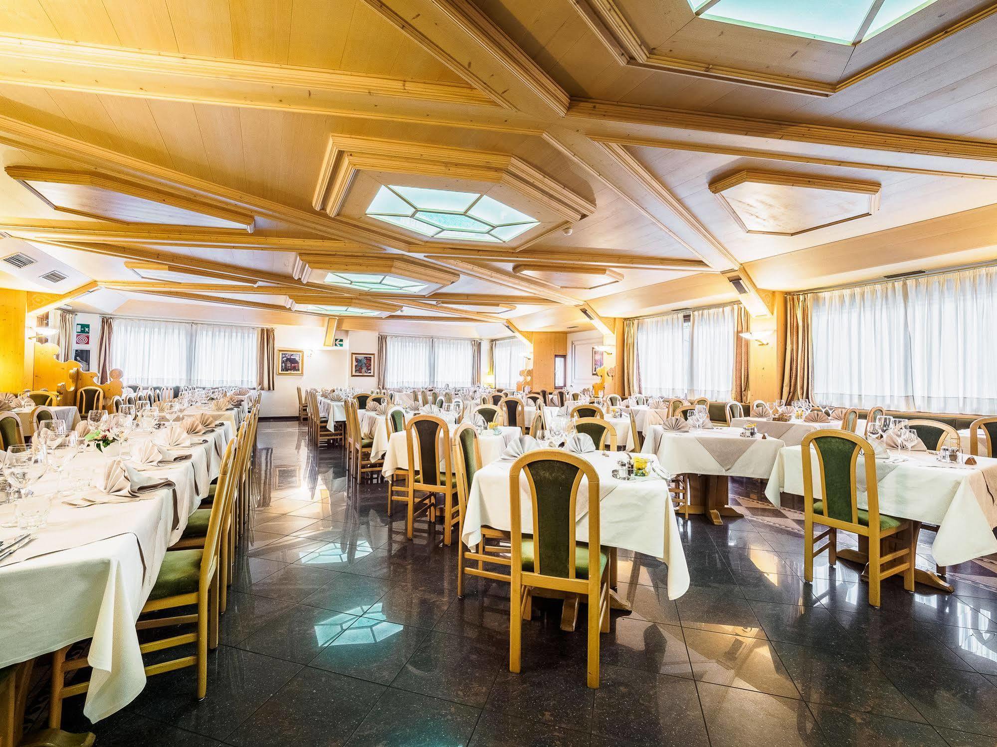 Hotel Santanton Бормио Экстерьер фото