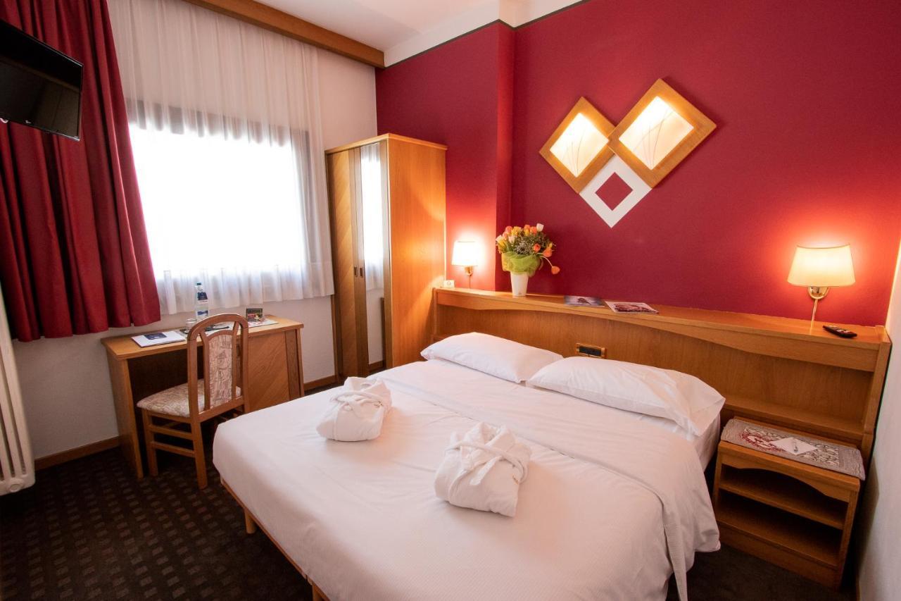 Hotel Santanton Бормио Экстерьер фото